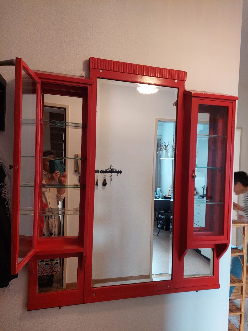 Vitrines: alte Coiffeurvitrine – D'occasion à Malters par Katapeter 7