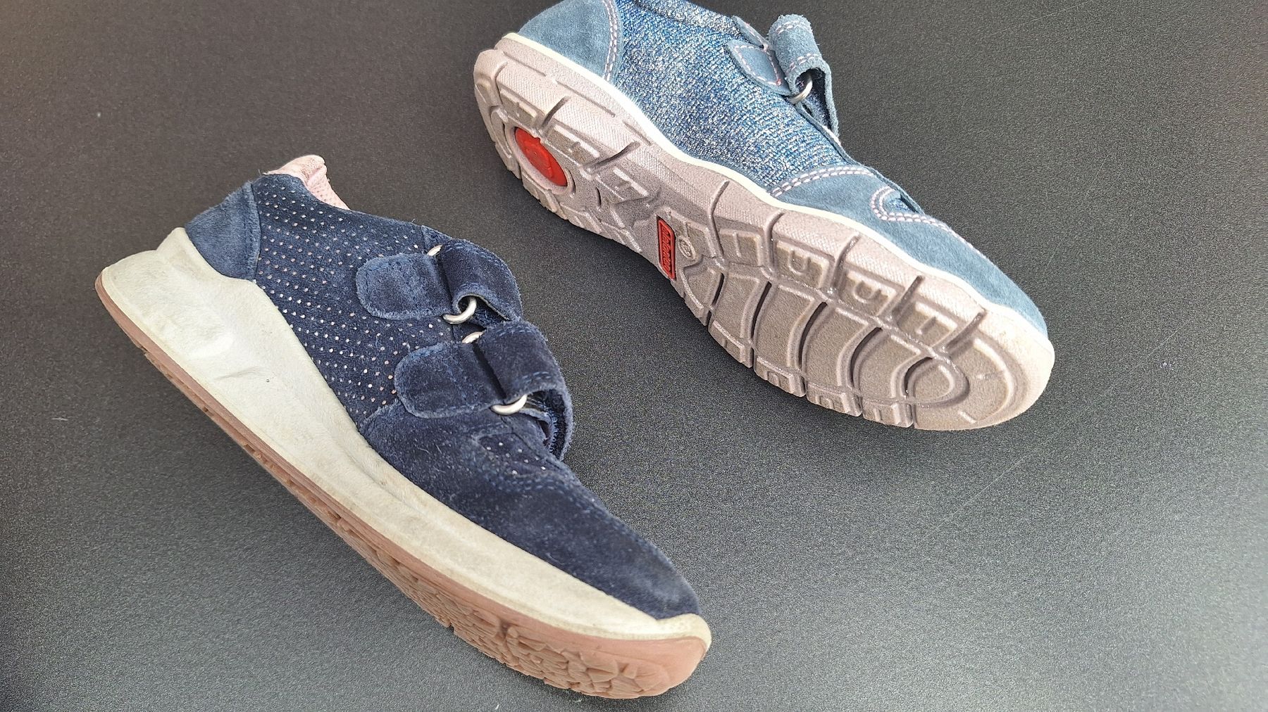 Scarpe per ragazze: 2 Paar Mädchenschuhe – Usato da Rüthi (Rheintal) venduto da beetle15 1