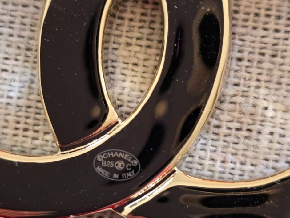 Chanel Spille & Fermagli: Chanel Brosche mega schön – Nuovo (secondo la descrizione) da Bottmingen venduto da sandy_2 5