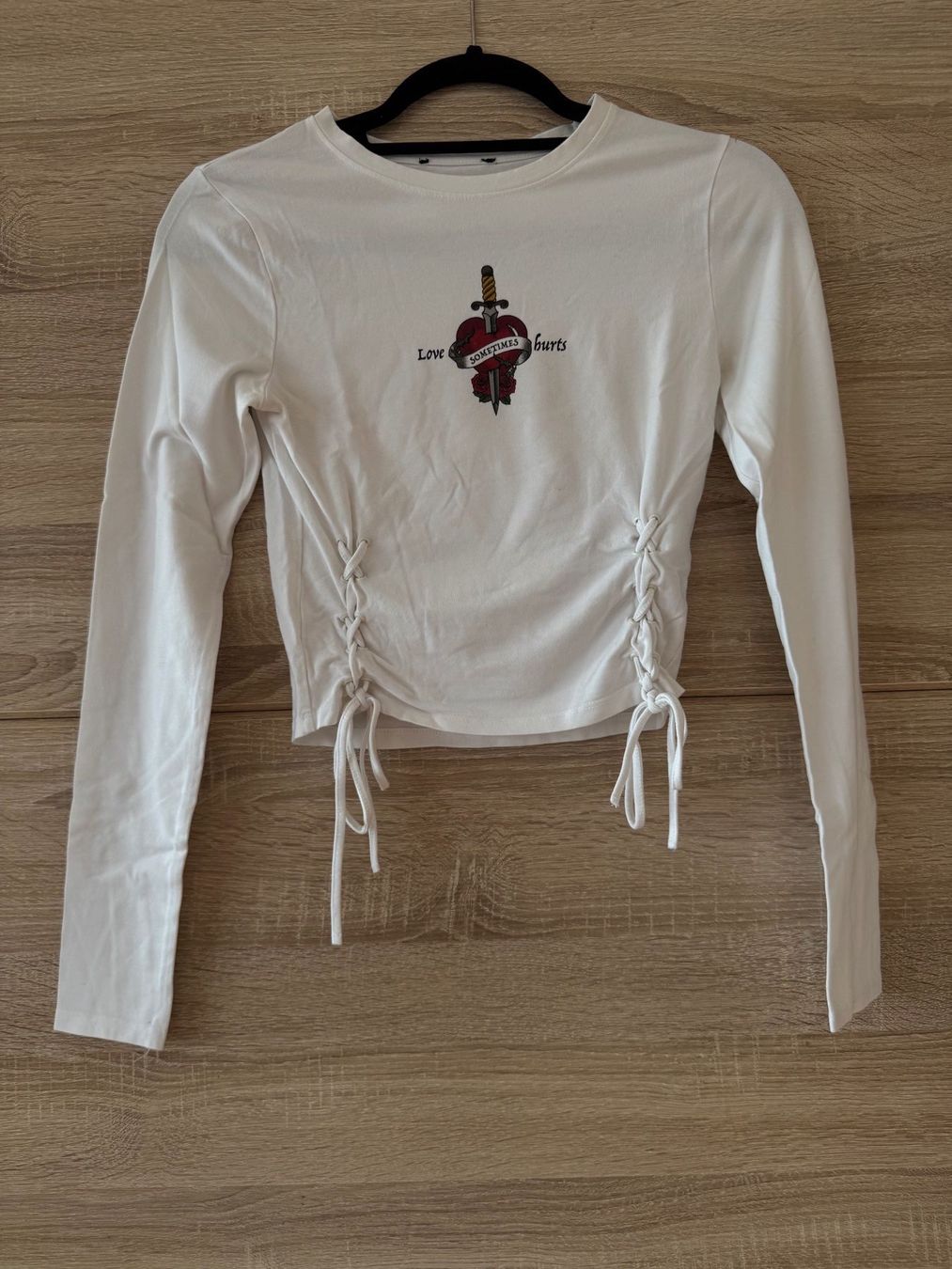 Tally Weijl Blusen, T-Shirts & Tops: crop top blanc graphique – Gebraucht aus Montreux von iizaa811