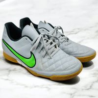 Nike Tiempo Rio II IC gris vert. Pointure 41