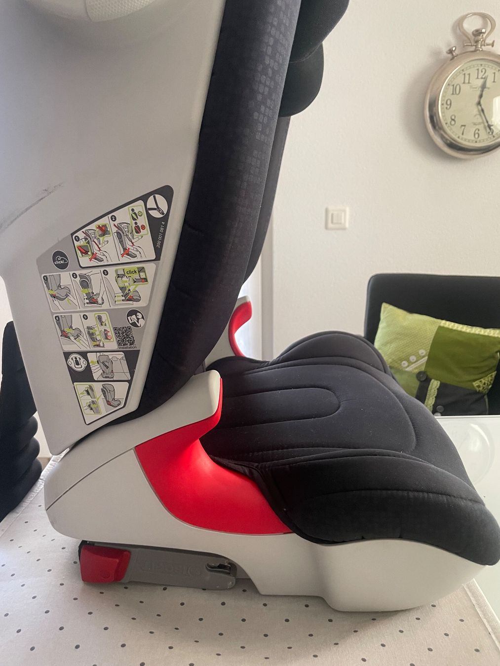 Britax Römer Auto-Kindersitze: Autositz , römer britax schwarz ,atratzit , Isofix – Gebraucht aus Pfeffingen von Purzzeli 4