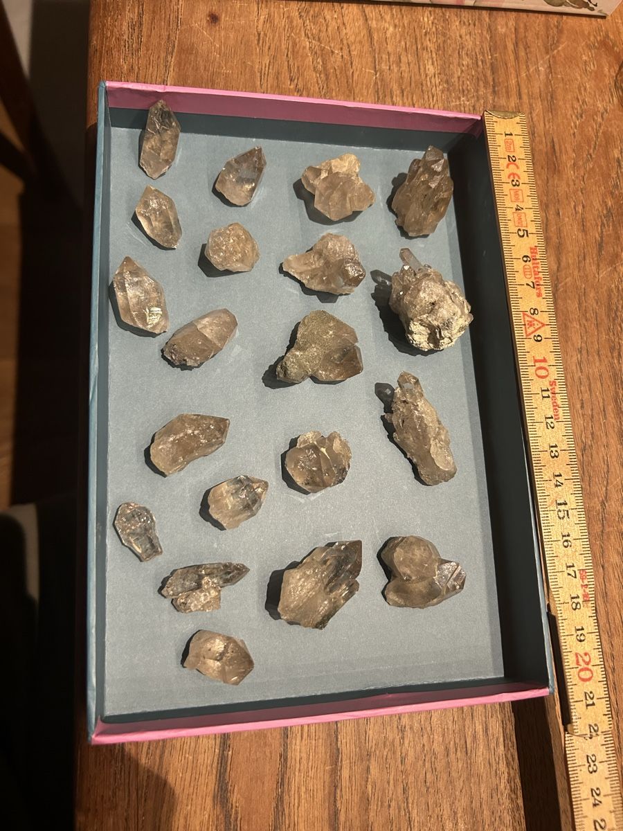 Mineralien & Heilsteine: Bergkristalle – Gebraucht aus Bern von jetblack
