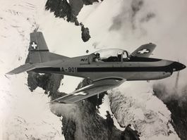 Flugzeug Fotografie __ Bild PC-7 __ Schweizer Armee Militär