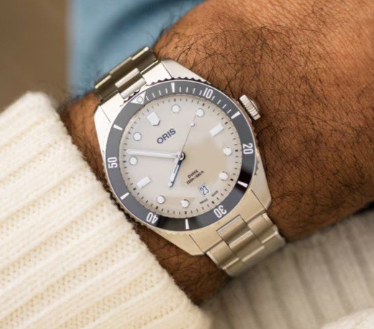Oris Orologi: Divers Date – Nuovo e nell'imballaggio originale da Kilchberg ZH venduto da Schiveli