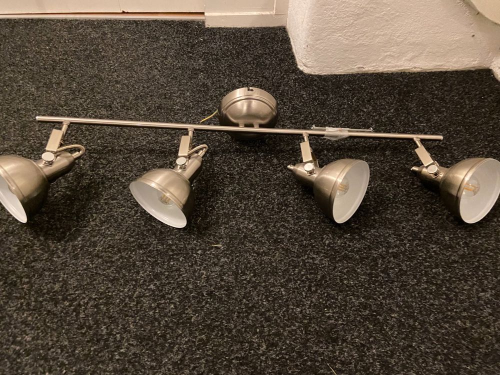 Lampadari & plafoniere: Spot-Lampe aus Metall mit vier Leuchten (ca. 80 cm breit) – Usato da Bern venduto da Gianni-P_77 1