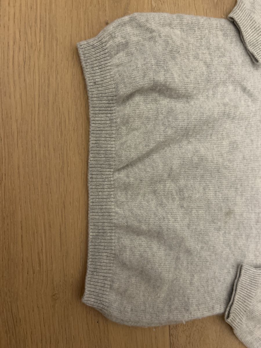 Pulls et sweat-shirts: Grauer Kaschmir Pullover mit Rüschen Grösse ca 98 – D'occasion à Olten par kleinundfeinfashion 4