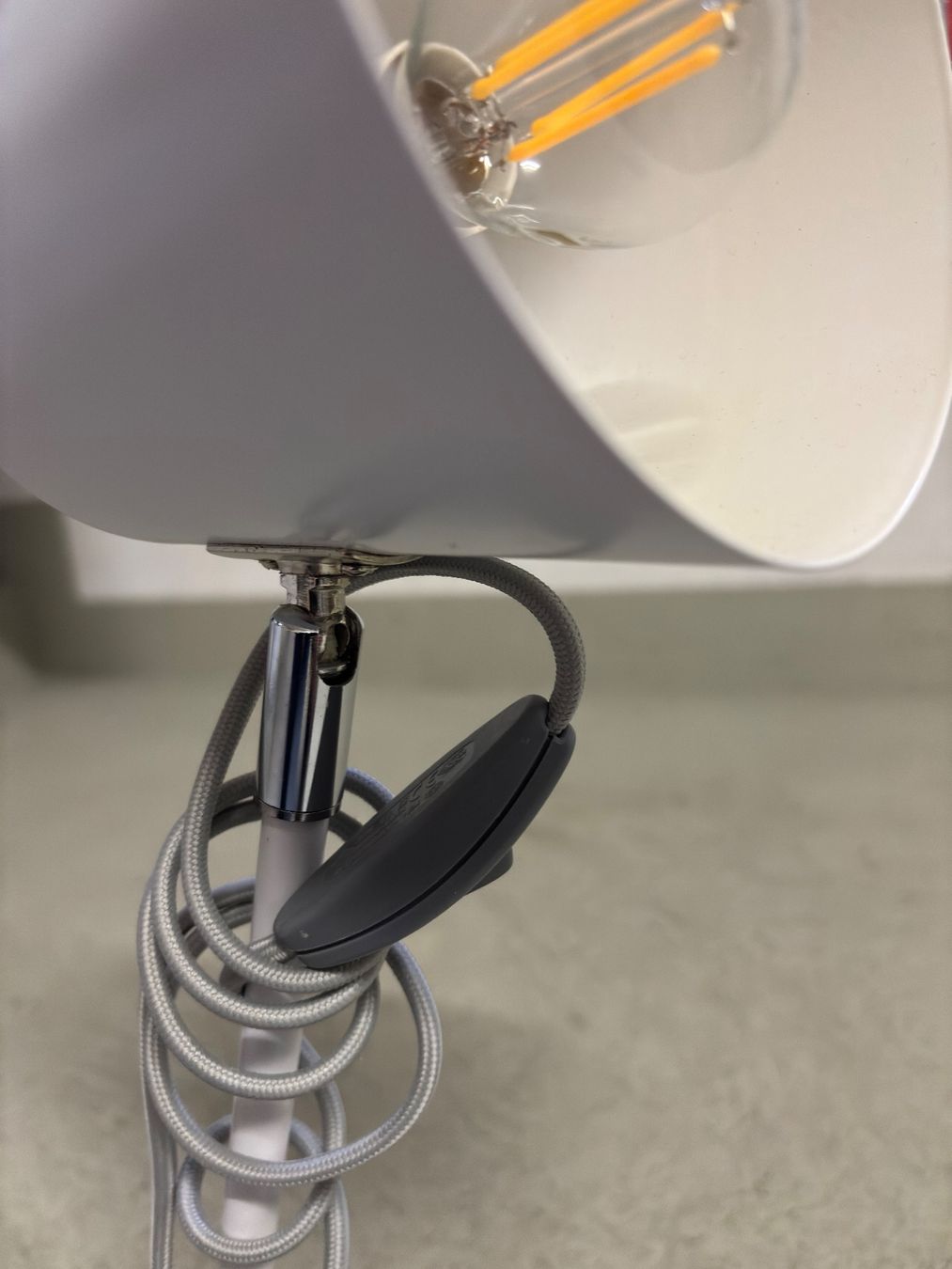 Lampade: Moderne Tischlampe Weiss mit Stoffkabel – Usato da Sonterswil venduto da VD-Service 2
