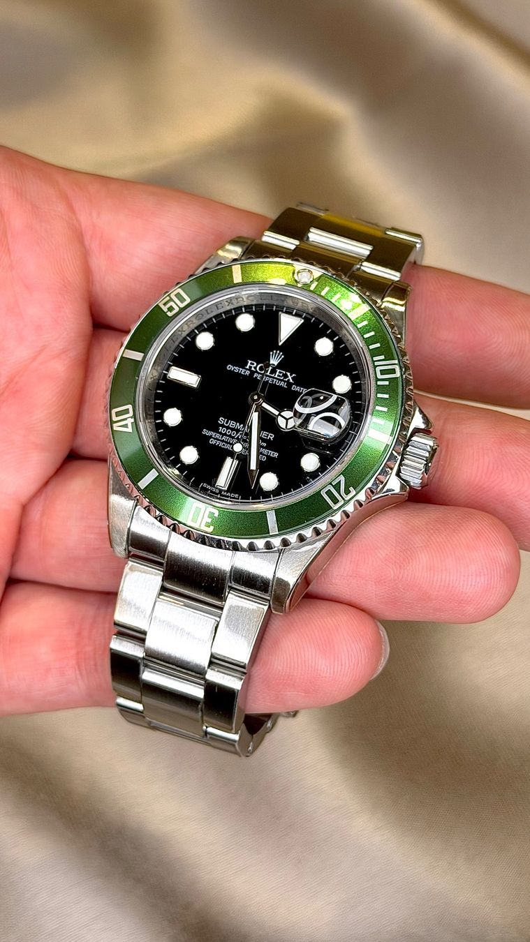 Rolex Uhren: Rolex Submariner date Kermit RRR – Gebraucht aus Nyon von Lunas_Watches 1