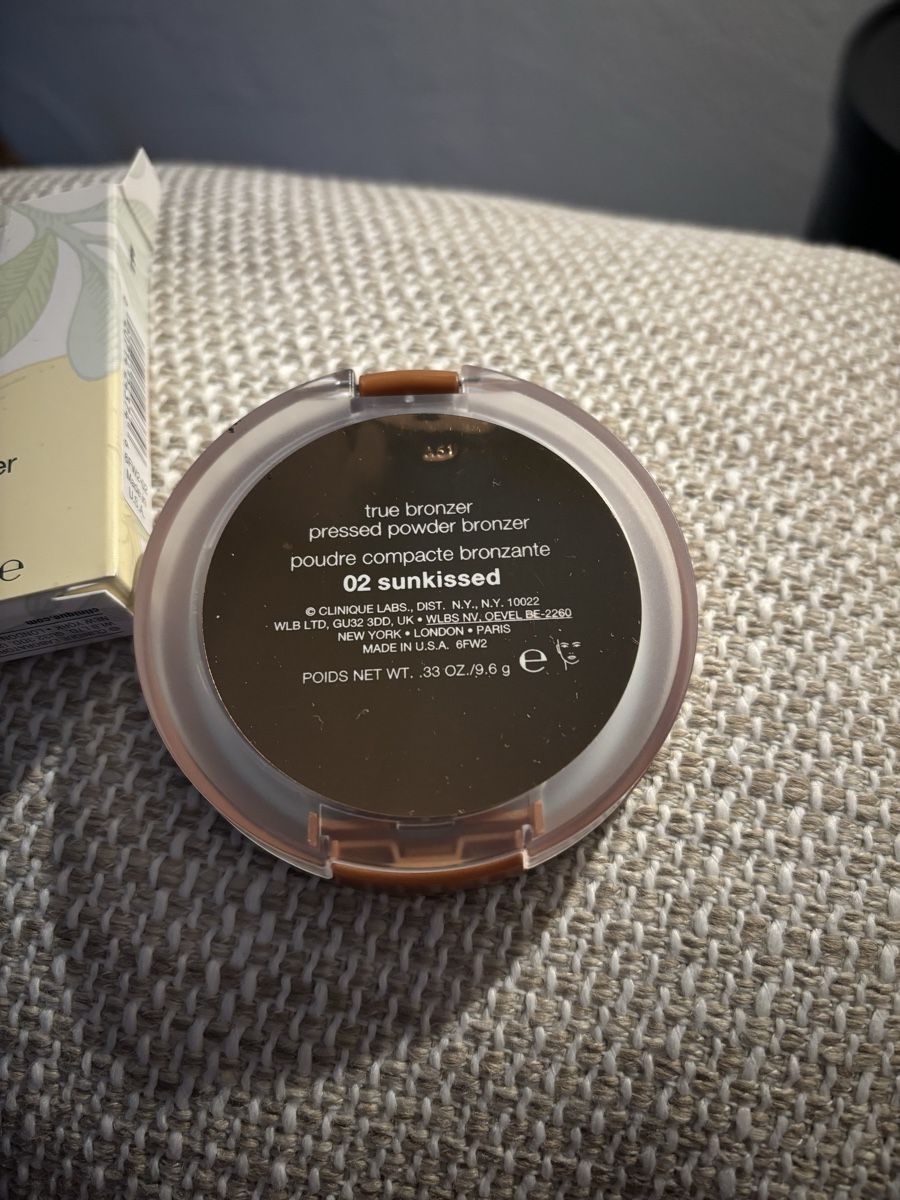 Clinique Make-up: CLINIQUE True Bronze Puder 02 sunkissed – Neu und originalverpackt aus St.Gallen von Monrose 1