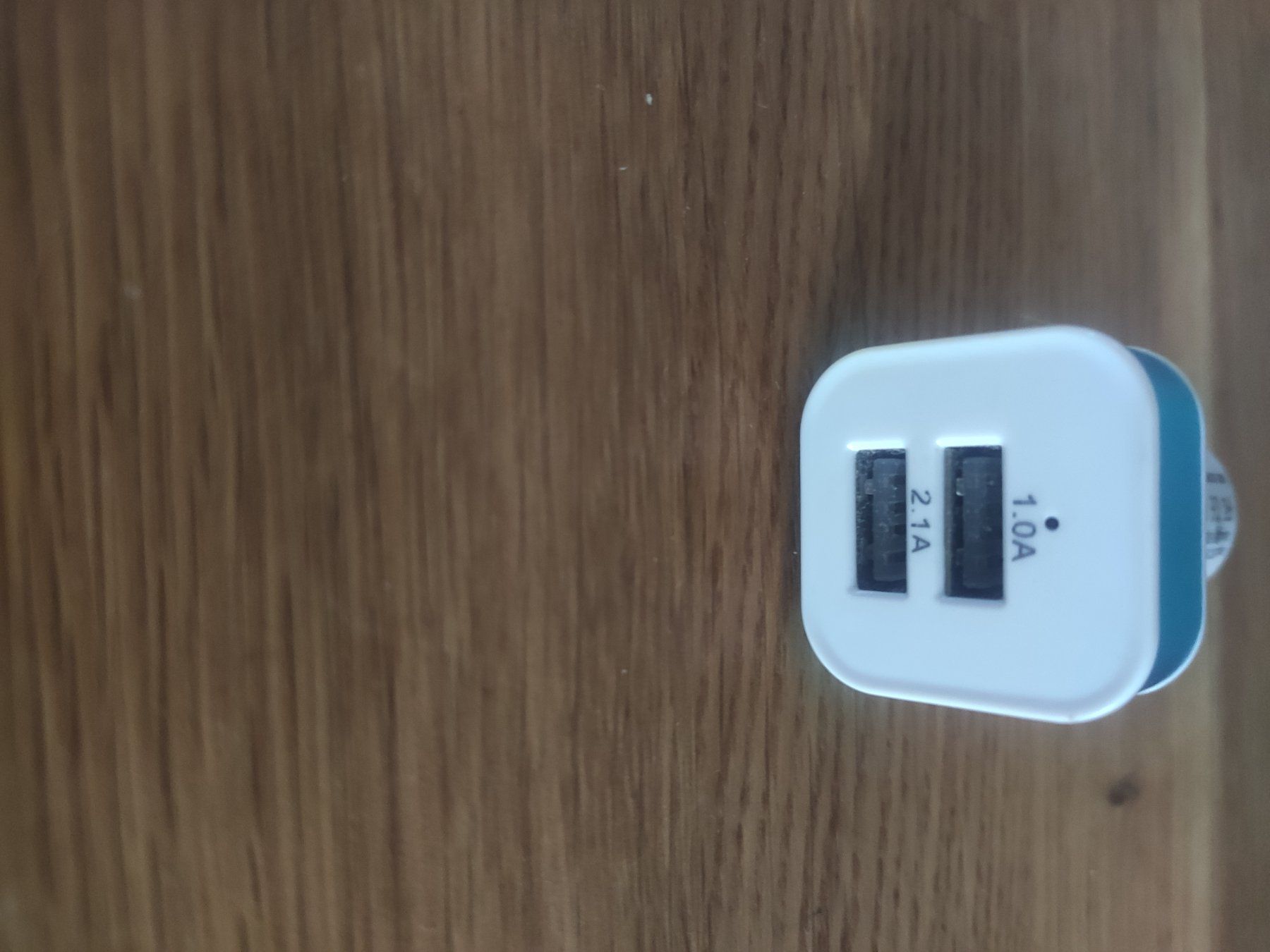 Caricabatterie: Chargeur USB voiture – Usato da Neuchâtel venduto da snips01