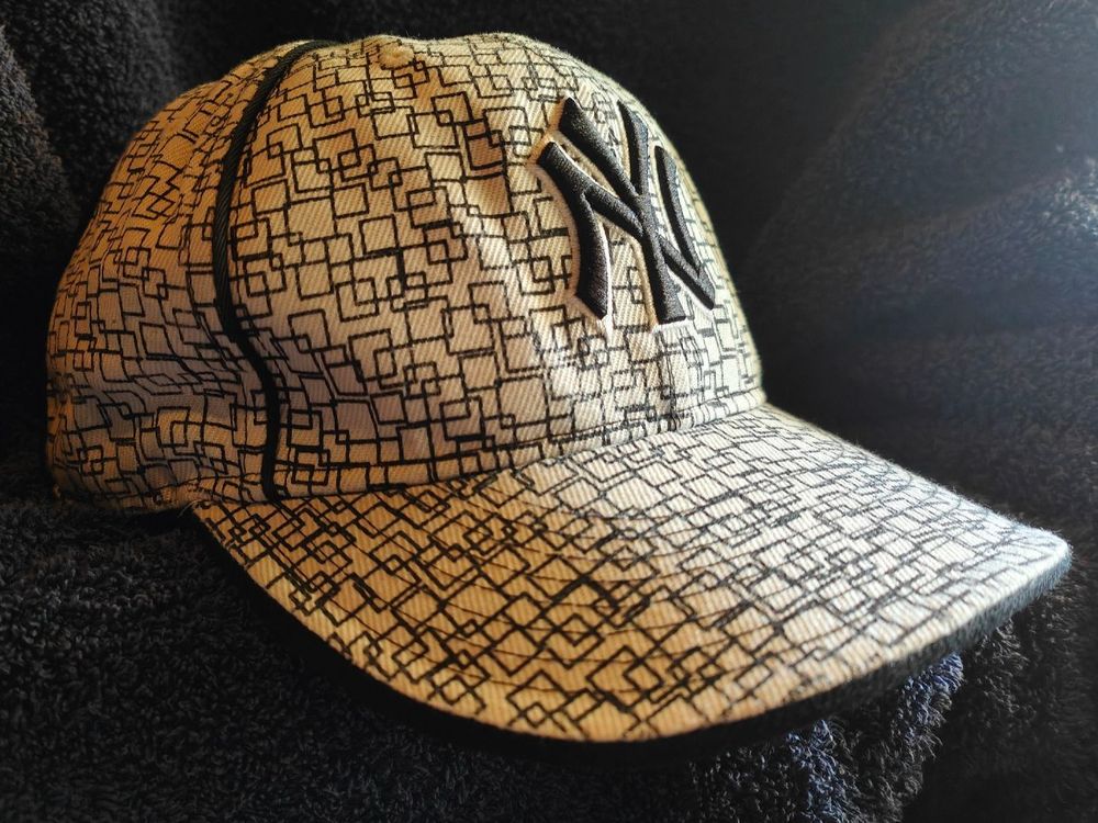 New Era Copricapi, berretti & cappellini: New Era 59FIFTY Cap NY Yankees Gr. 7 1/4 (57,7 cm) – Usato da Rothrist venduto da SiddharthaMoon
