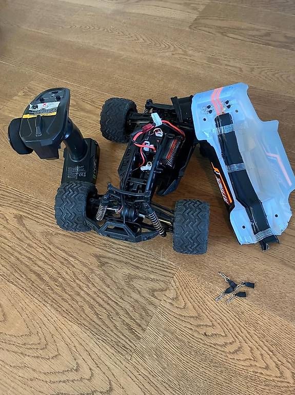 Modellismo RC: DEERC Ferngesteuertes Auto – Usato da Buttisholz venduto da sozifrosch 1