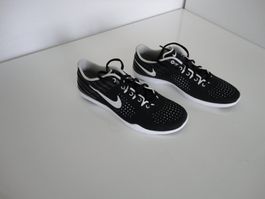 Neue Nike Sneakers Schuhe Grösse 40.5