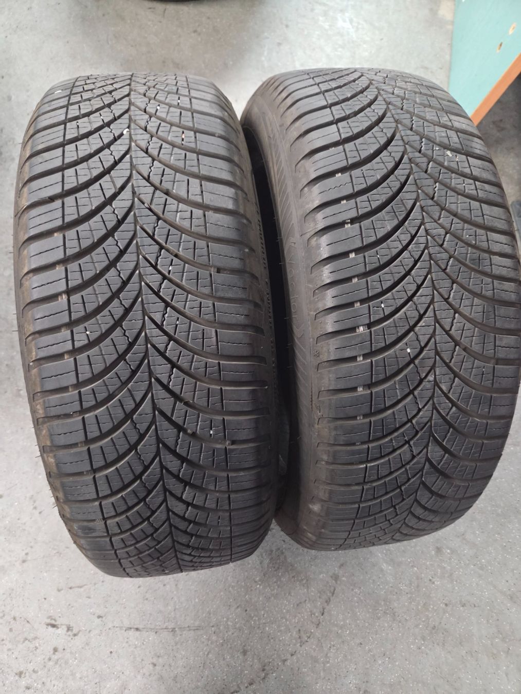 Pneus & Kompletträder: 205 /55 R 17   95V – Gebraucht aus Fischbach-Göslikon von Emanuel.Bardhi