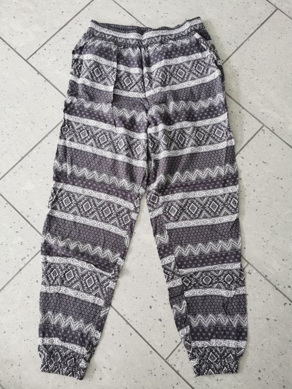H&M Pantaloni: Dünne Hose, Gr. 170,H&M – Nuovo (secondo la descrizione) da Malters venduto da Wahni81