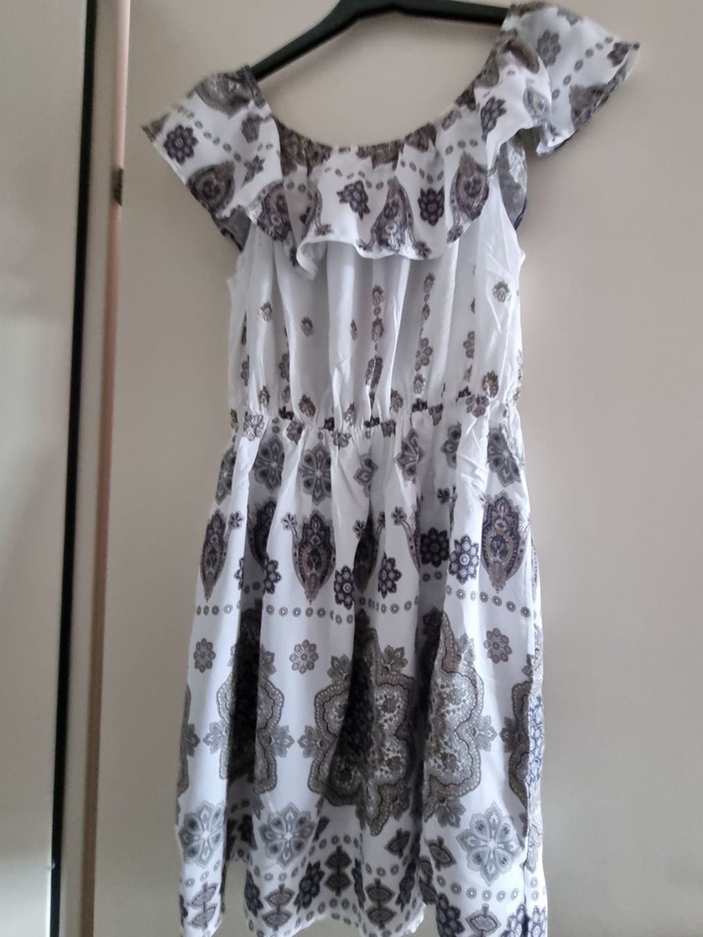 Vestiti: Kleid, Rock mit schönem Muster Gr. M – Nuovo e nell'imballaggio originale da Geroldswil venduto da Agapanthus22 1
