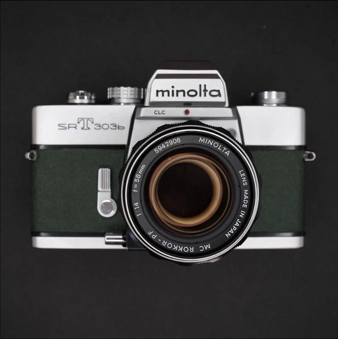 Minolta Appareil photo: Minolta SRT303b Spiegelreflexkamera mit 3 Objektiven. – D'occasion à Untervaz par PhilipFausch01