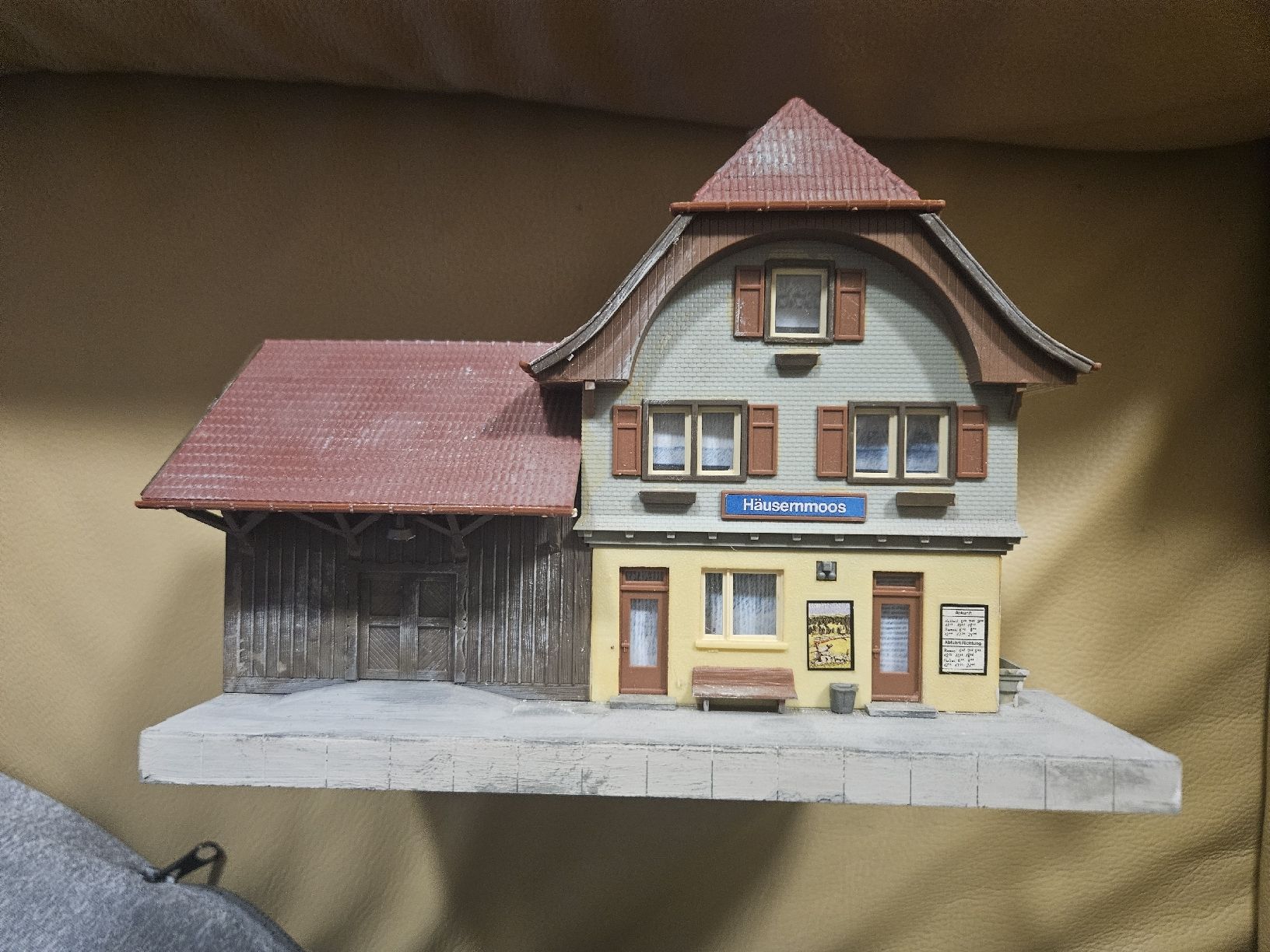 Modellini di ferrovie: Häuserblock Modellbahn-Zubehör – Usato da Liestal venduto da CrystalCardToyShop