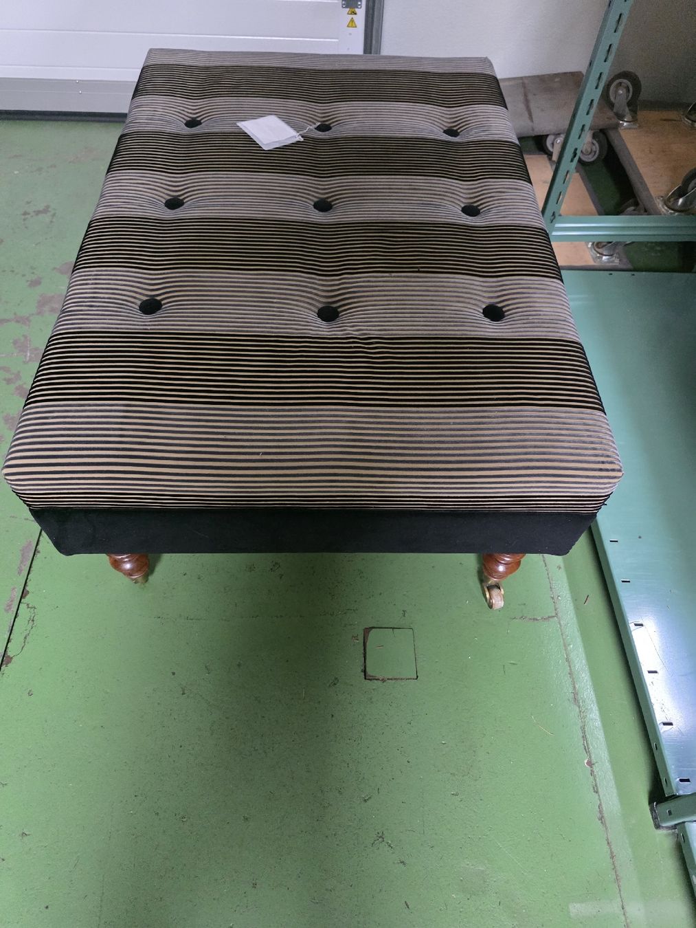 Articoli in legno: petit lit de repos restaurert  canapè antik – Usato da Mittelhäusern venduto da mis_6kgm
