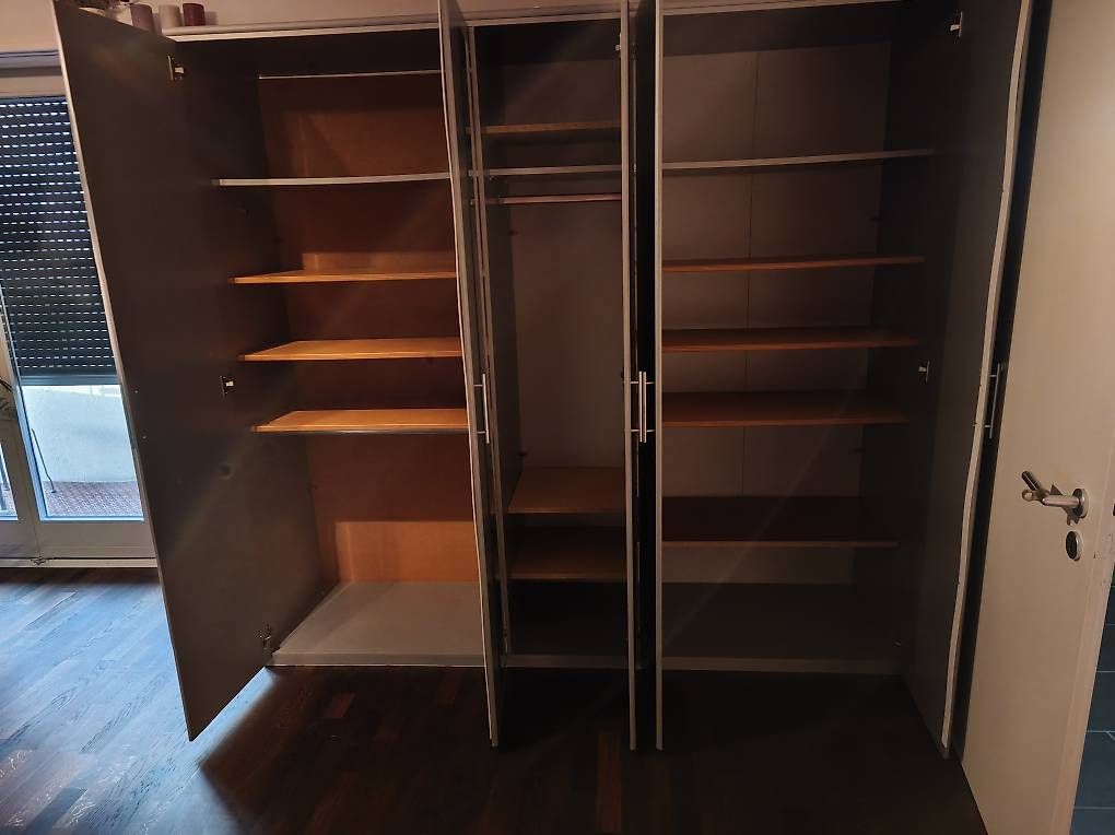 Armoires: Kleiderschrank – D'occasion à Englisberg par domm97 1