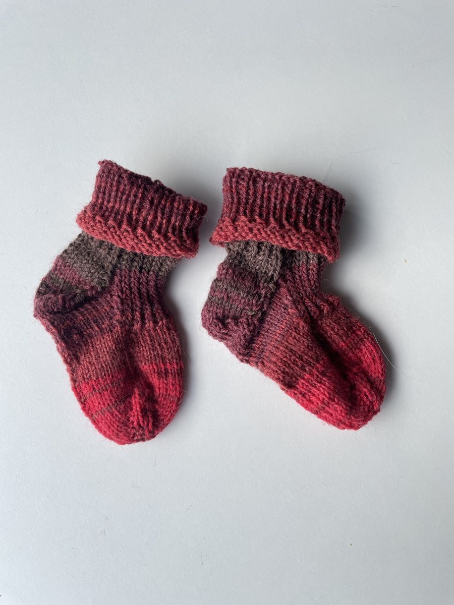 Calze per bambini: Babysöckchen, Bébésöckli – Nuovo e nell'imballaggio originale da Fislisbach venduto da handglismet