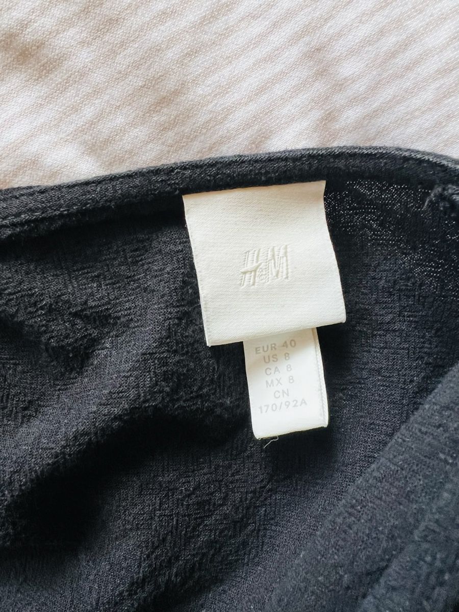 H&M Vestiti: H&M Kleid Schwarz – Nuovo (secondo la descrizione) da Niederuzwil venduto da hel_v9ky 2