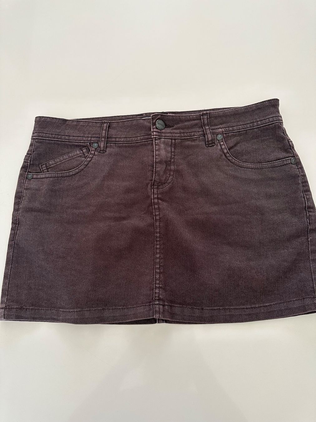 Only Hosen: ONLY Jeans-Shorts : Grösse 28 – Gebraucht aus Lausen von Swissart123