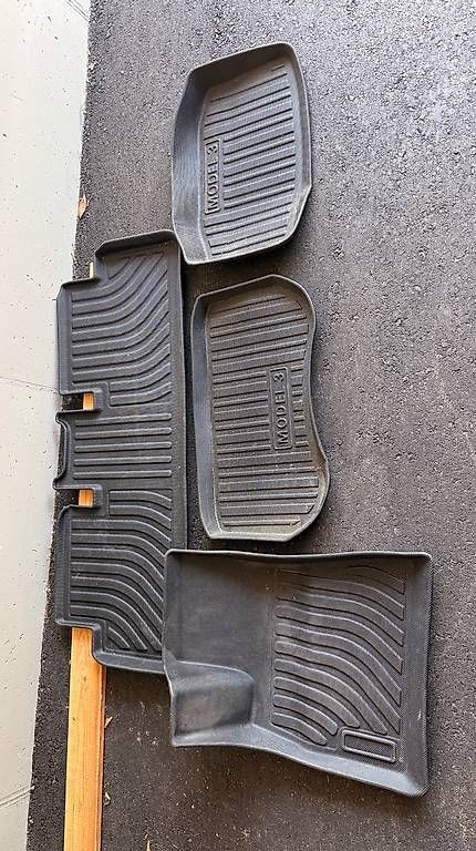 Tesla Tapis / Bacs: Tapis Tesla 3 + Ensemble de tapis de protection – D'occasion à Villars-sur-Glâne par tvi_s5q7 1