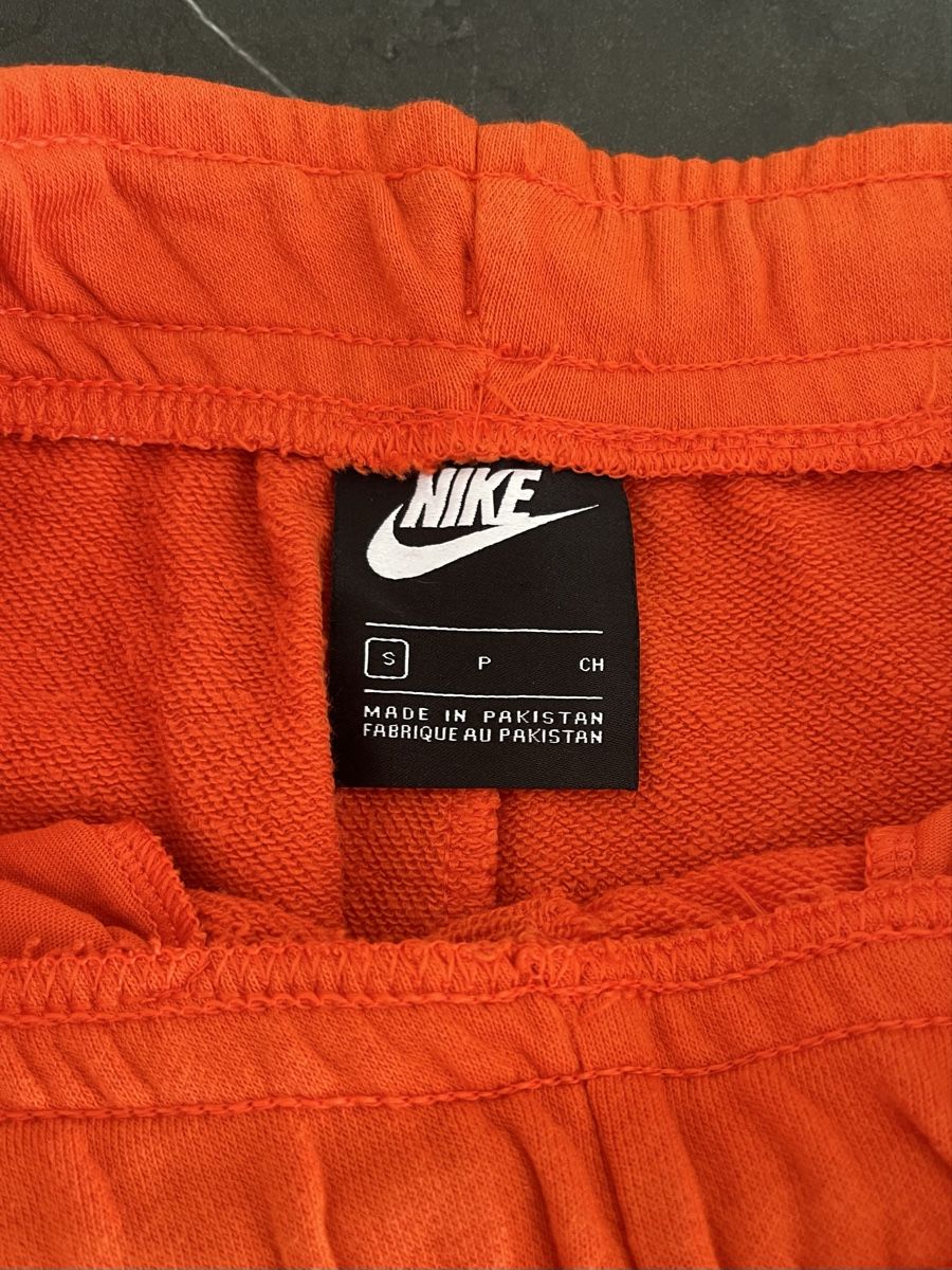 Nike Pantaloni: Nike Trainerhose Grösse S – Nuovo (secondo la descrizione) da Rapperswil SG venduto da joyakeller 2
