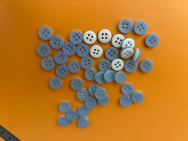 45 stk. Knöpfe hellblau / boutons  Ø 11 mm