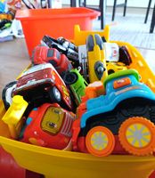 Spielzeugauto Set mit Aufbewahrungsbox gebrauchter Zustand