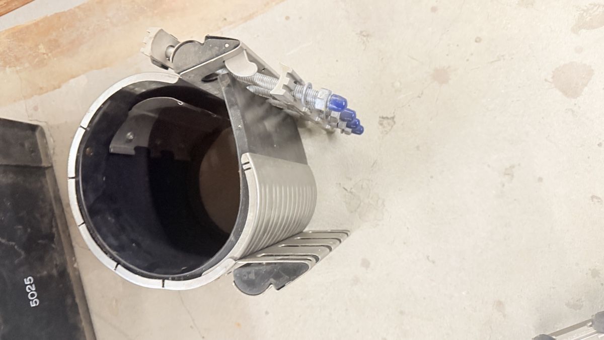 Rohre & Schläuche: REAPFLEX 22 Muffe DN 125  – Gebraucht aus Rotkreuz von perlengott