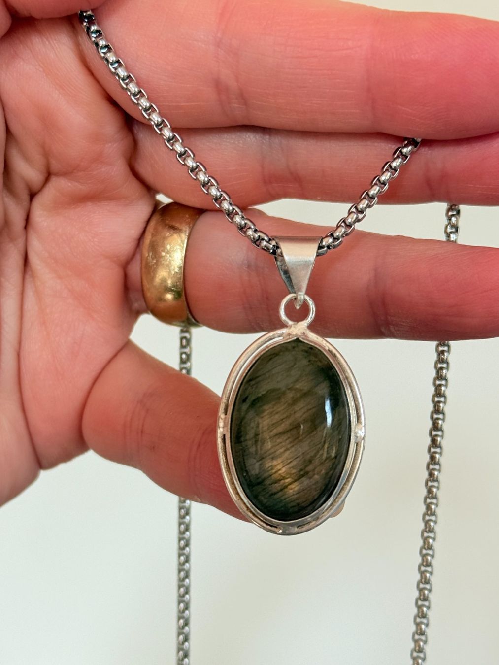 Catenine: Collier vintage avec pendentif labradorite – Nuovo e nell'imballaggio originale da Genève venduto da AGBERG 1