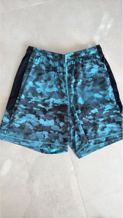 Under Armour blau schwarz Camouflage Muster gebraucht