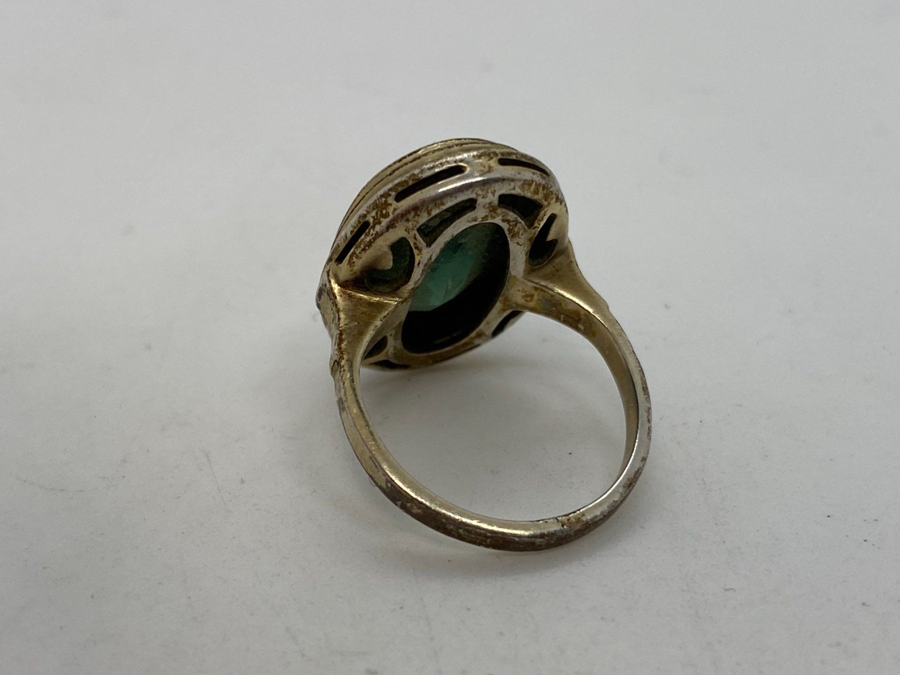 Ringe: Ring mit grünem Stein, 800 Silber, 46mm ///E108 – Gebraucht aus Bern von  1