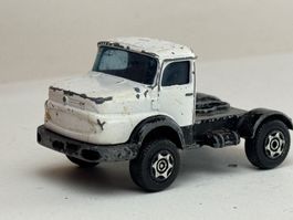 GB5- Corgi Toys Mercedes Sattelzug Maschine weiss