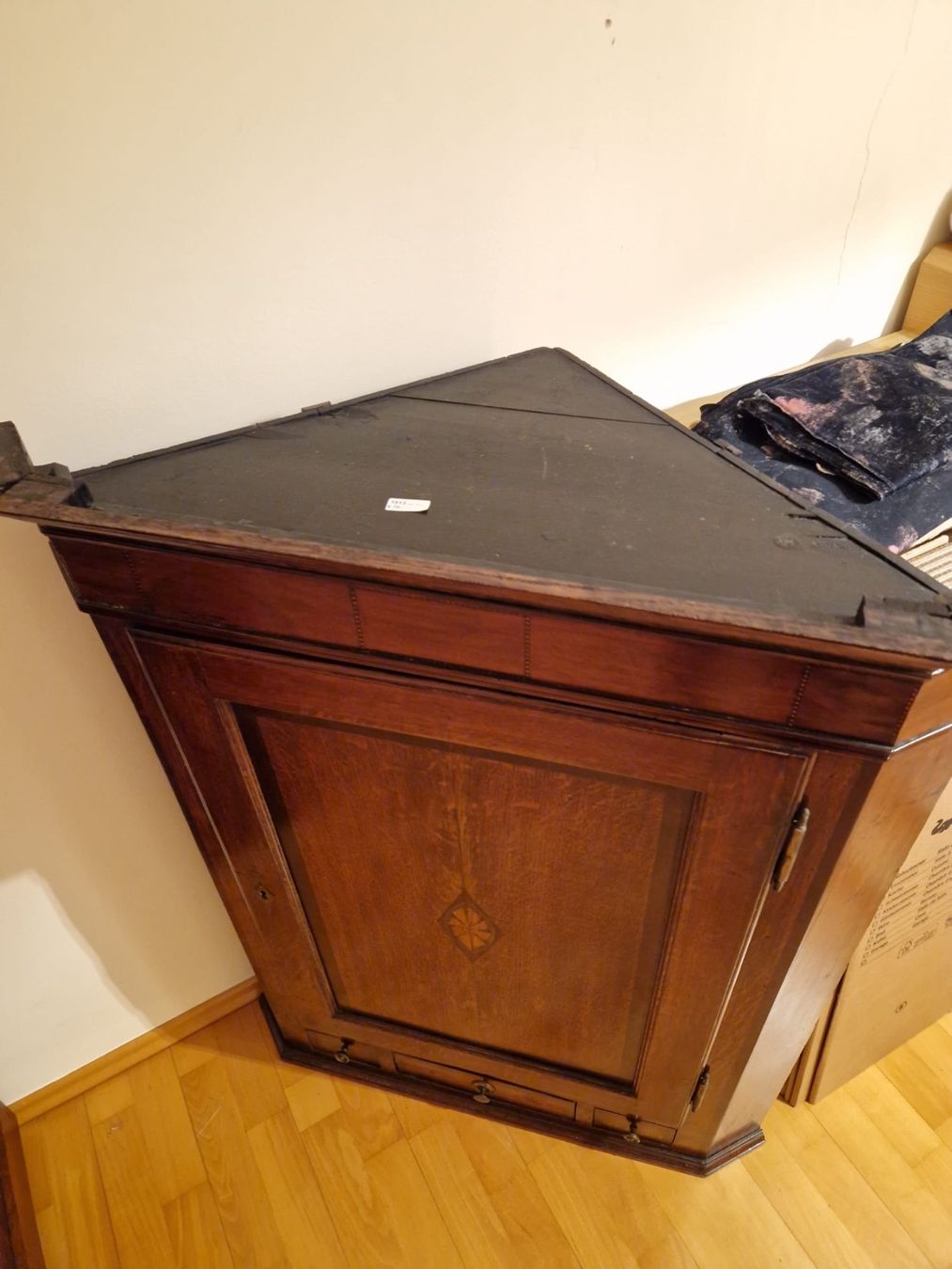 Armadi: Antiker Eckschrank – Usato da Stäfa venduto da fejd1995 1