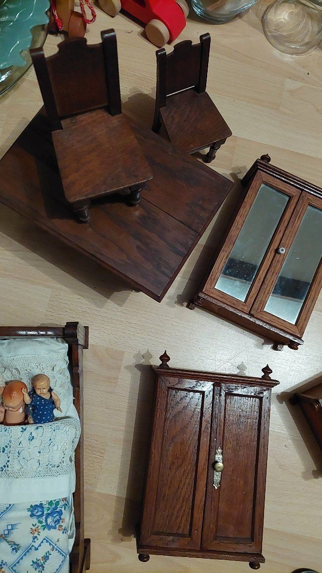 Case e mobili per bambole: Wunderschöne alte Puppenstubenmöbel aus Holz – Usato da Zufikon venduto da brocki5621 4