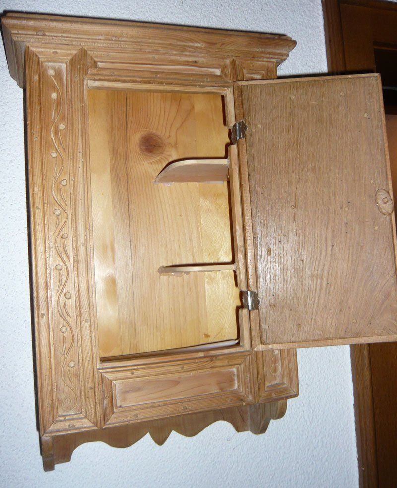 Casse di trasporto: Antike Kasten aus Holz – Usato da Ruggell venduto da Dolce9 1