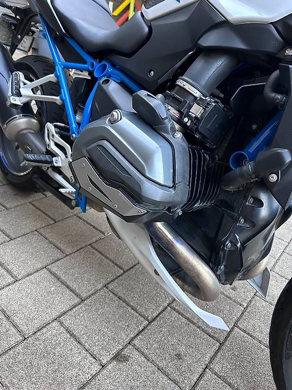 Strada: BMW R 1200 R / LC – Usato da Nesslau venduto da Gamslu 2