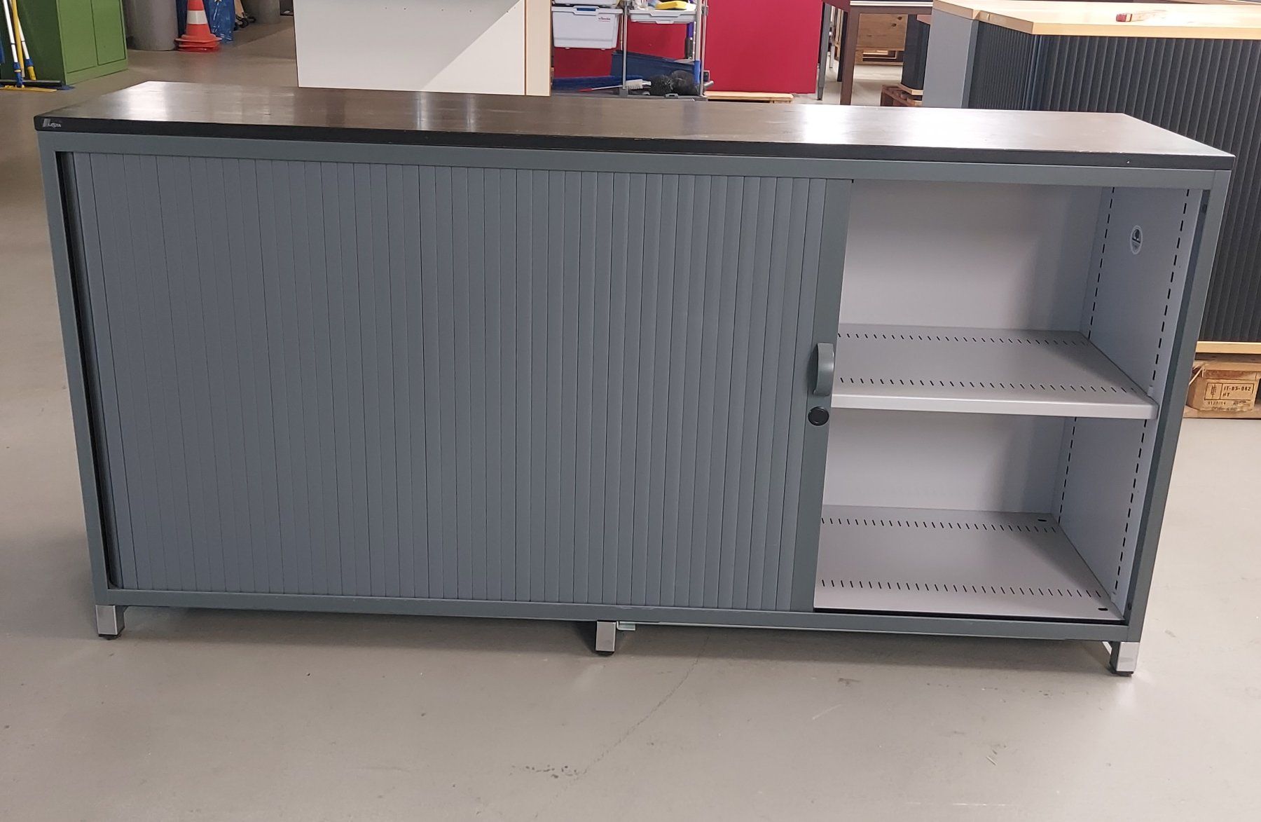 Lista Armoires: Rolladenschrank – D'occasion à Bärau par Lehmann3552 1