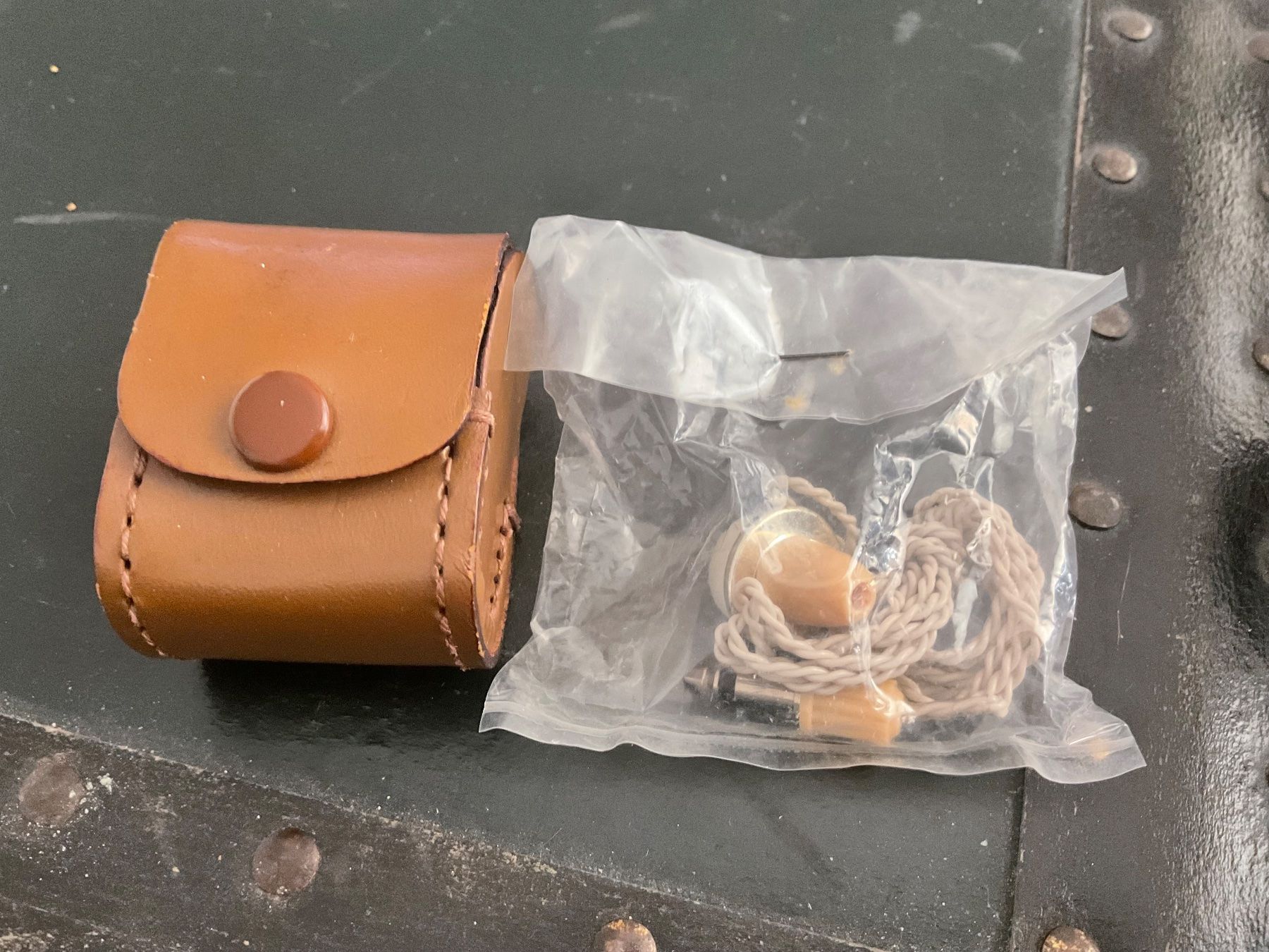 Cuffie: Auricolari vintage NOS – Usato da Origlio venduto da artois00