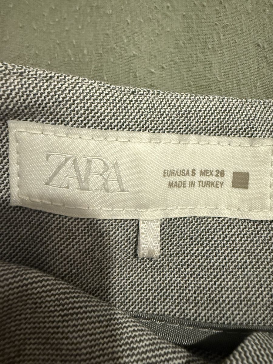 Zara Pantaloni: Zara Hose mit hohem Bund – Nuovo (secondo la descrizione) da Muttenz venduto da Bea_dbr 2