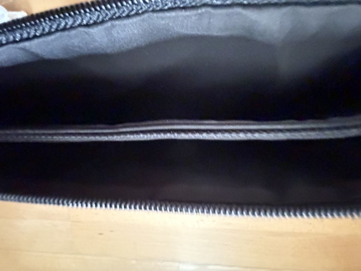 Chanel Custodie per cosmetici: Chanel Necessaire schwarz NEU – Nuovo e nell'imballaggio originale da kloten venduto da domireto 2