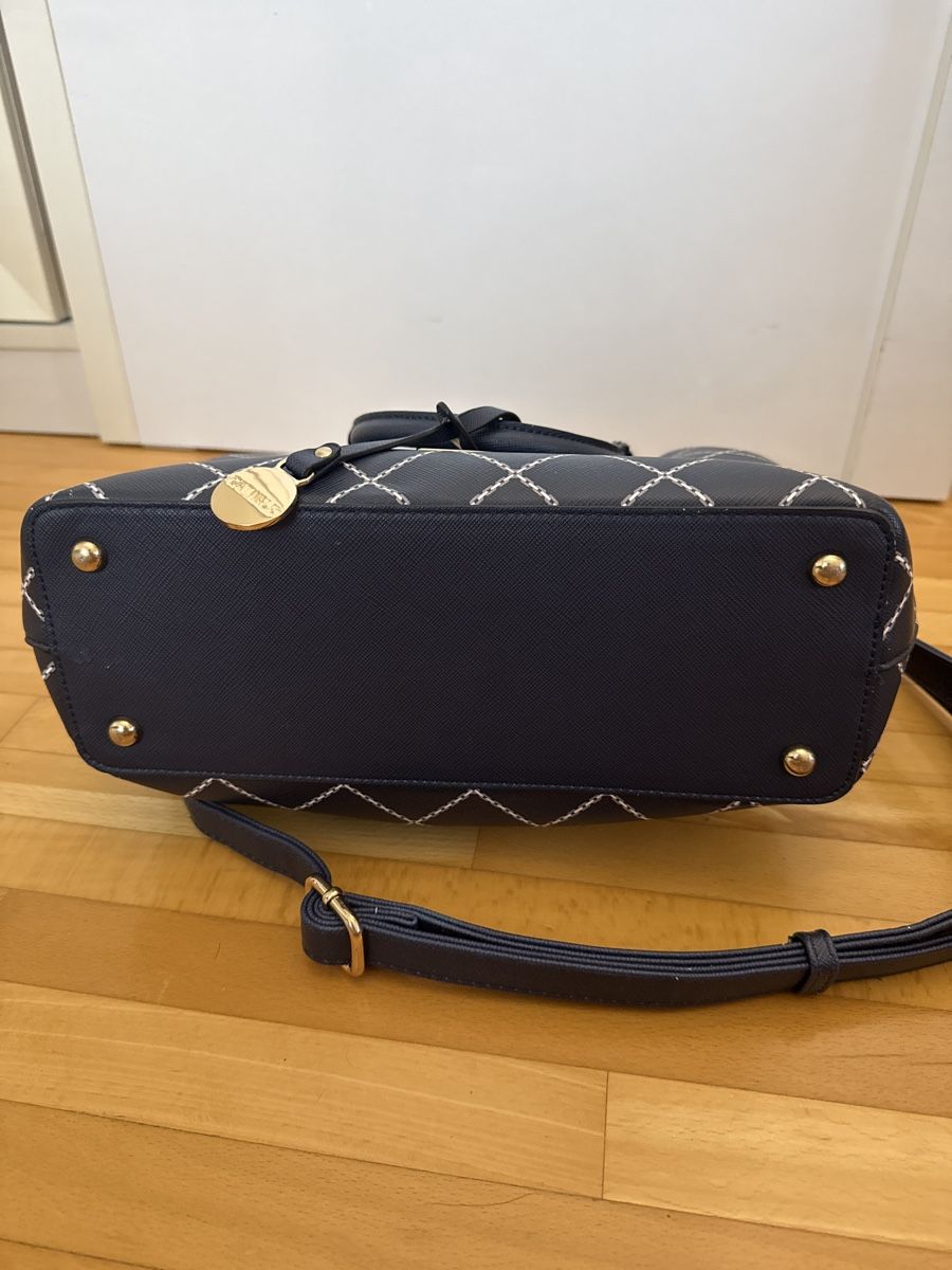 Taschen für Damen: Catwalk Handtasche dunkelblau – Gebraucht aus Winkel von _OachKatzerl_ 1