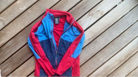 Fleece 128 rot/blau gebraucht