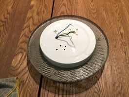 Schöne Deckenlampe, Metall & Milchglas Led