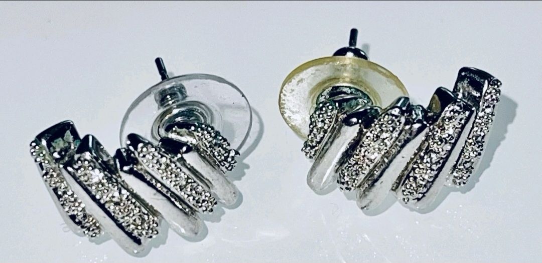 Ohrringe & -stecker: Wunderschöne Ohrringe mit Strass – Gebraucht aus Gränichen von RetoLexi