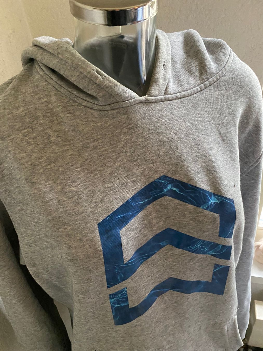 Pullover & Sweatshirts: semintri Hoodie Grösse XL – Gebraucht aus Allenwinden von Obalu 2